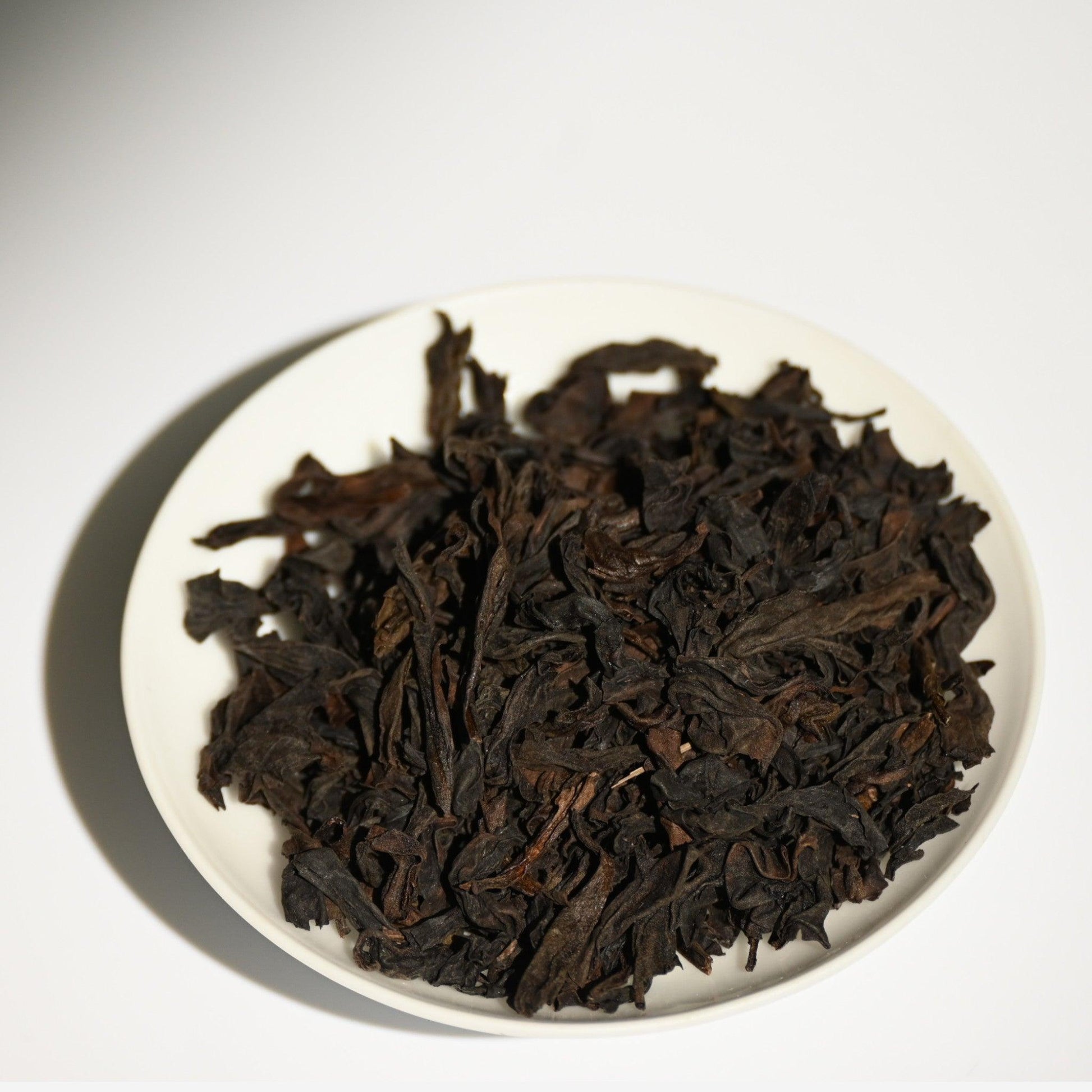 Rou Gui Oolong dry tea leaves 