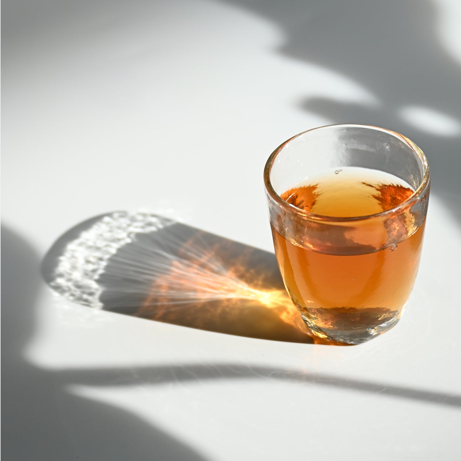 Oolong tea soup under the sunlight