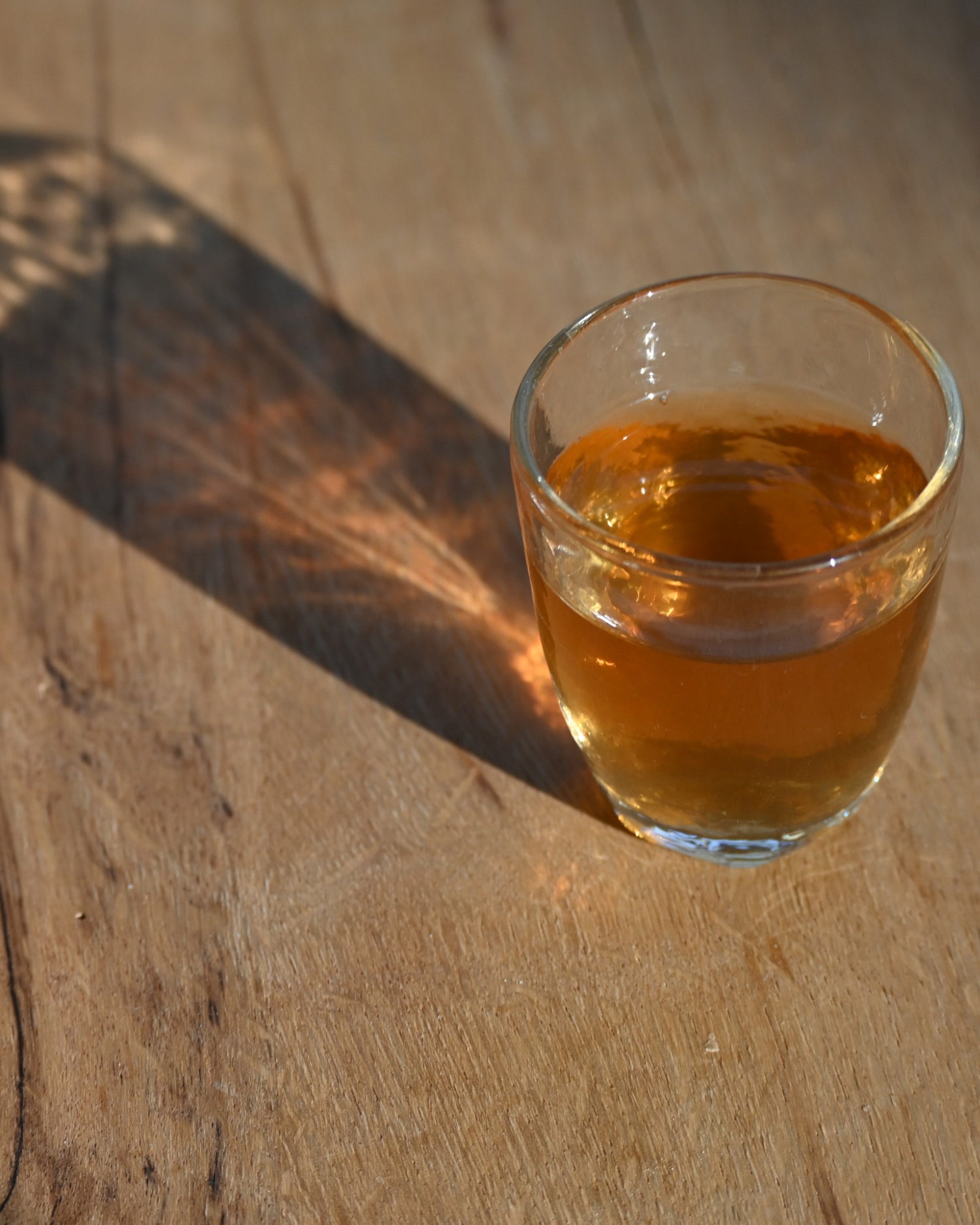 Oolong tea soup under the sunlight